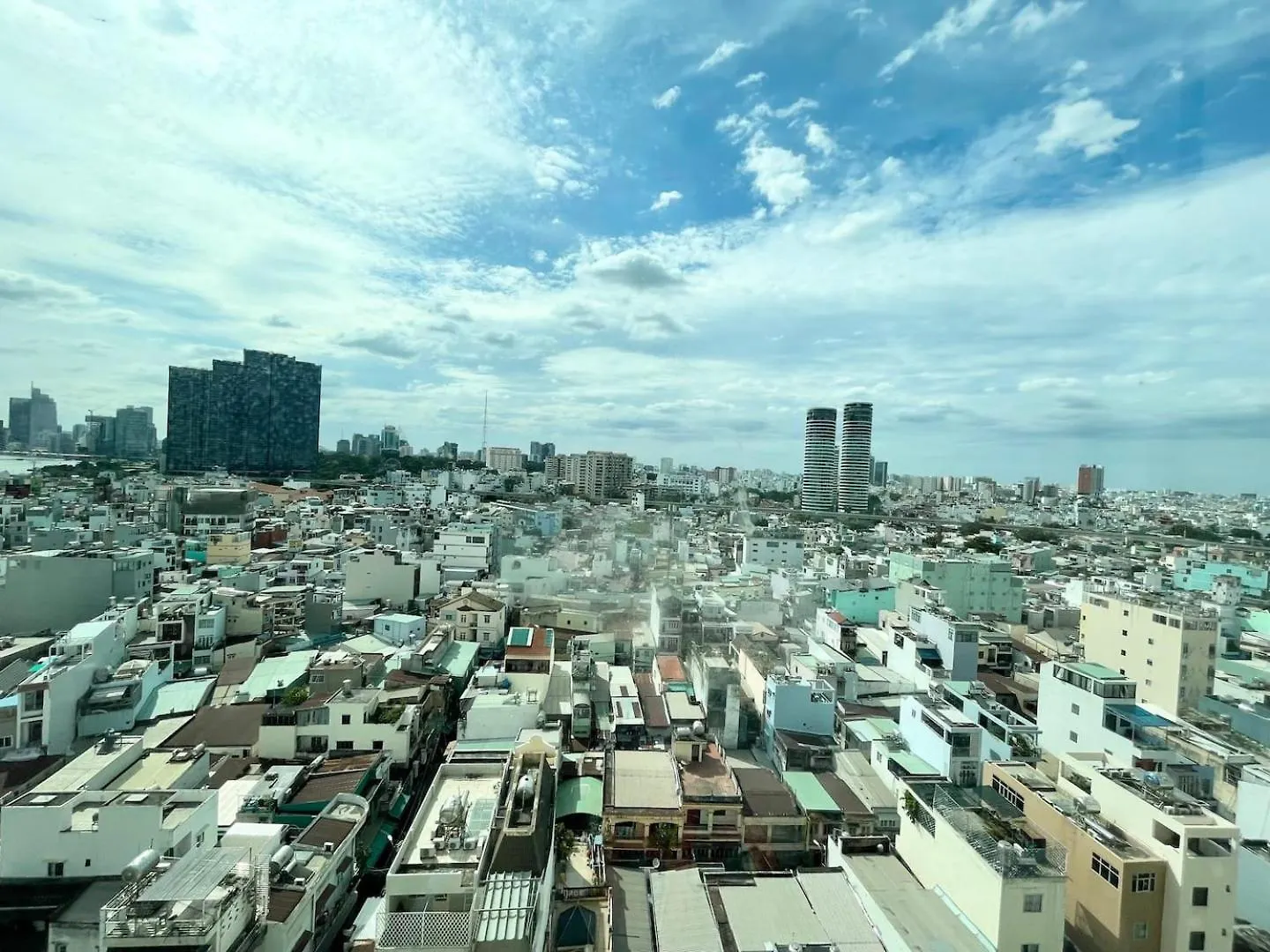 Gem Residence - The Manor Central Ho Chi Minh City 0*,